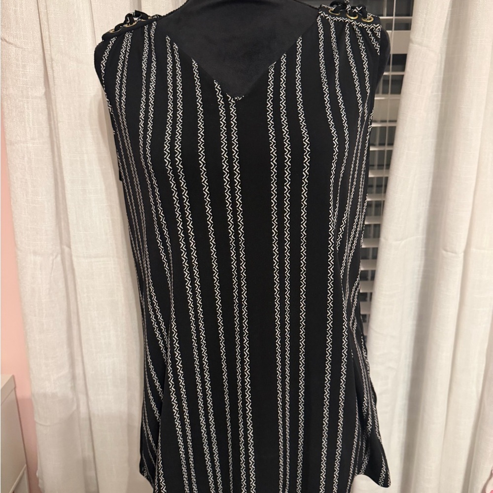 Ellen Tracy Gray Zigzag Pattern Top